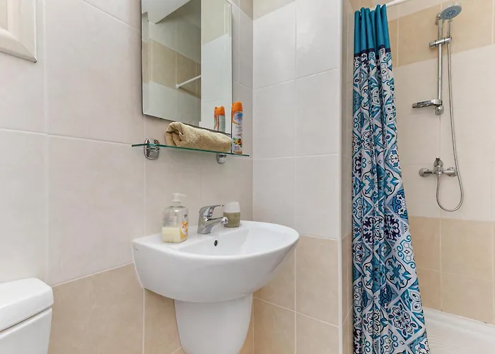 Coral Bay - Sleeps 6 - Pool - Parking ペイヤ