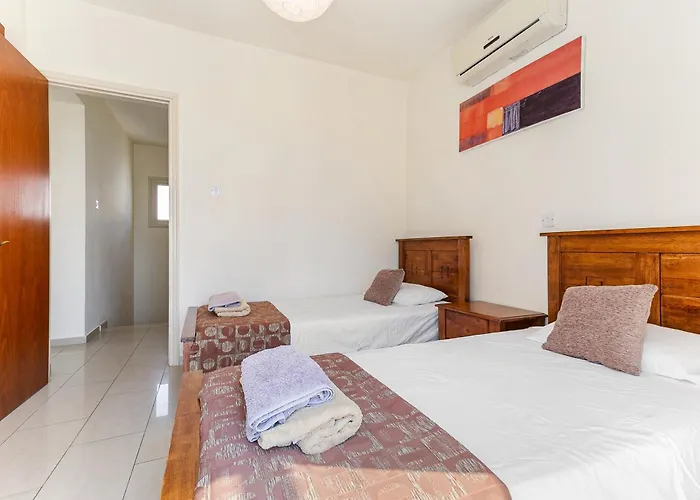 Coral Bay - Sleeps 6 - Pool - Parking ヴィラ