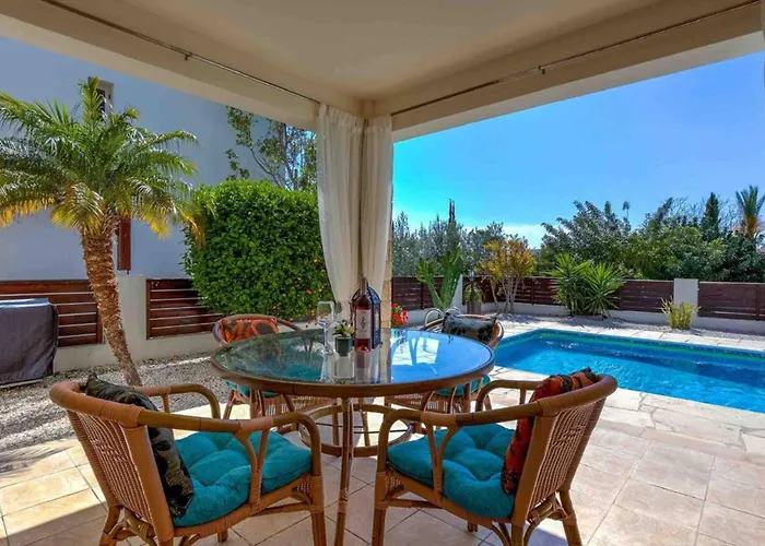 Coral Bay - Sleeps 6 - Pool - Parking * ペイヤ